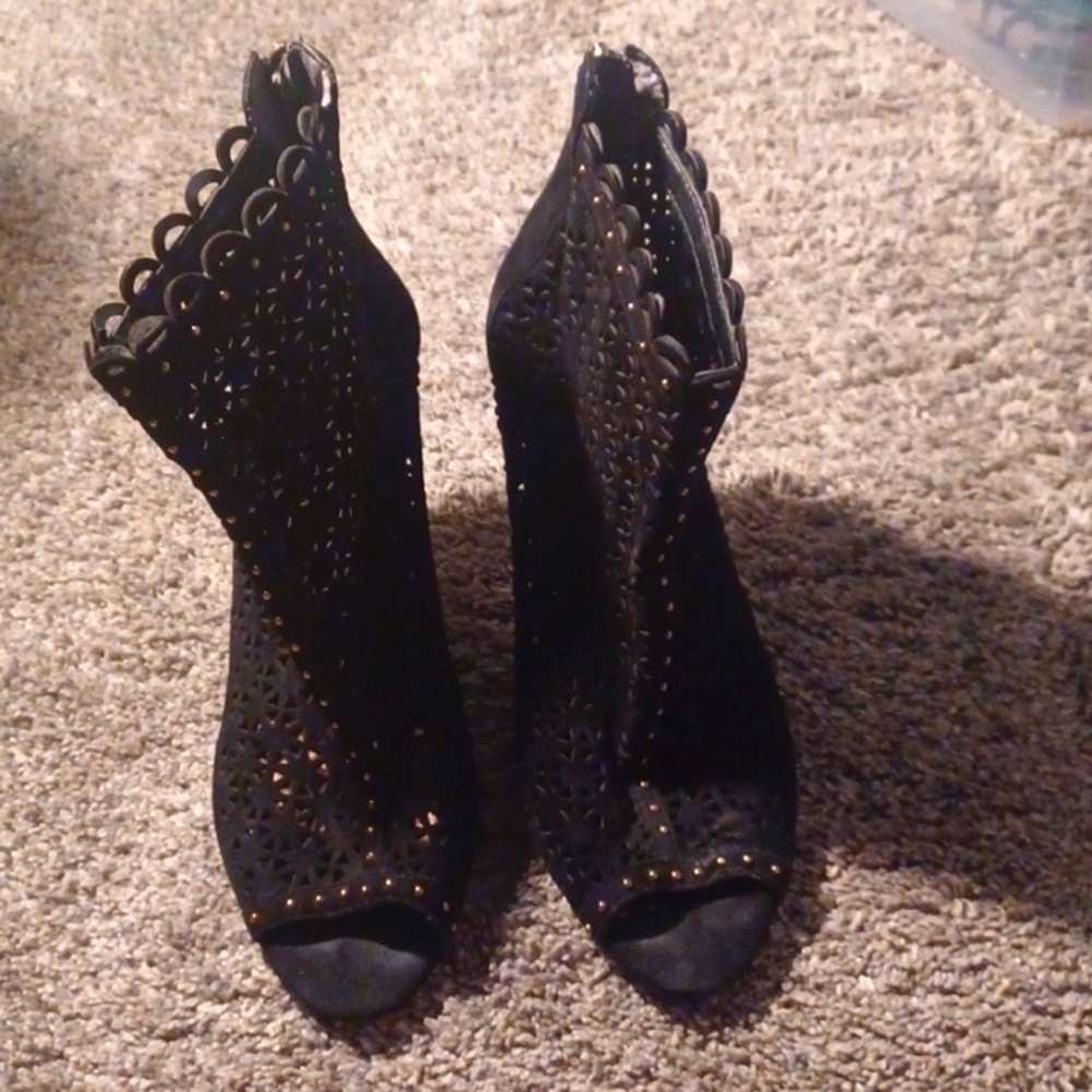 MARC FISHER HEELS